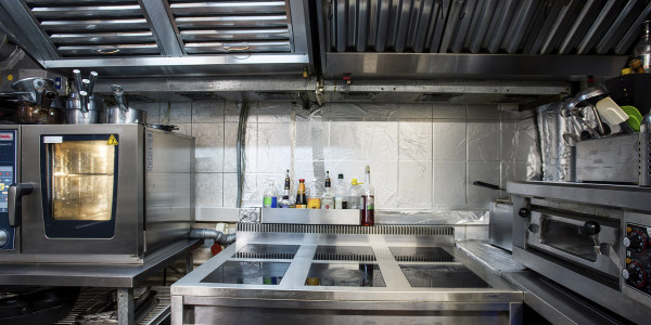 Limpiezas de Conductos de Extracción y Ventilación Gimenells i el Pla de la Font · Cocina de Kebabs