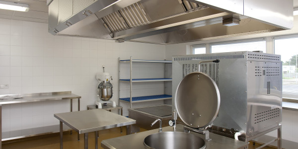 Desengrase Campanas Extractoras de Cocinas Albesa · Cocina de Take Away