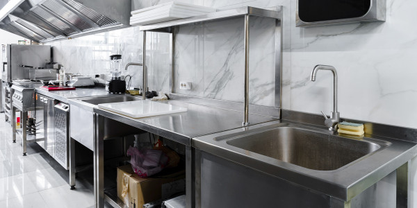 Limpiezas Campanas Extractoras de Cocinas Sanaüja · Cocina de Cafeterías